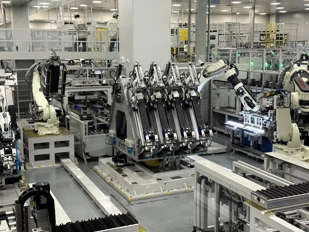 Remodeling the "Manufacturing Stronghold" with AI: Chongqing Explores the Path to "Smart" Success 3 20260327 article e08a6ccf9b29 4